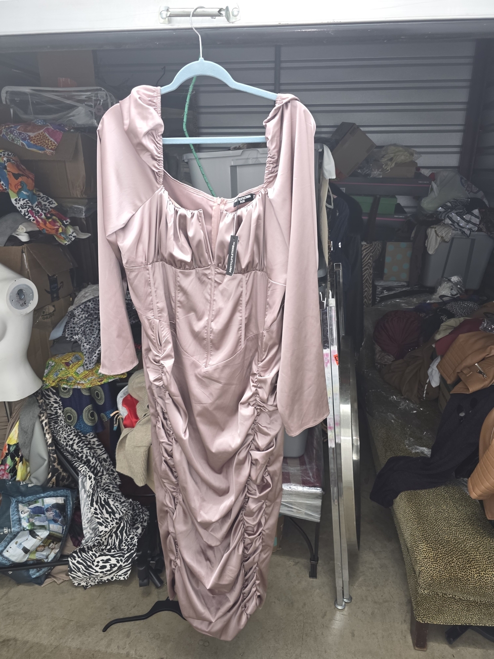 PrettyLittleThing Dusty Pink Ruched Long Sleeve Midi Dress